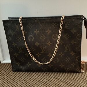 LOUIS VUITTON Authentic Monogram Toiletry 26 Pouch w/Unbranded Gold chain